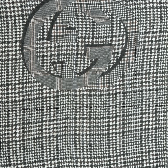 Gucci Black and White Houndstooth Scarf - Picture 6 of 9